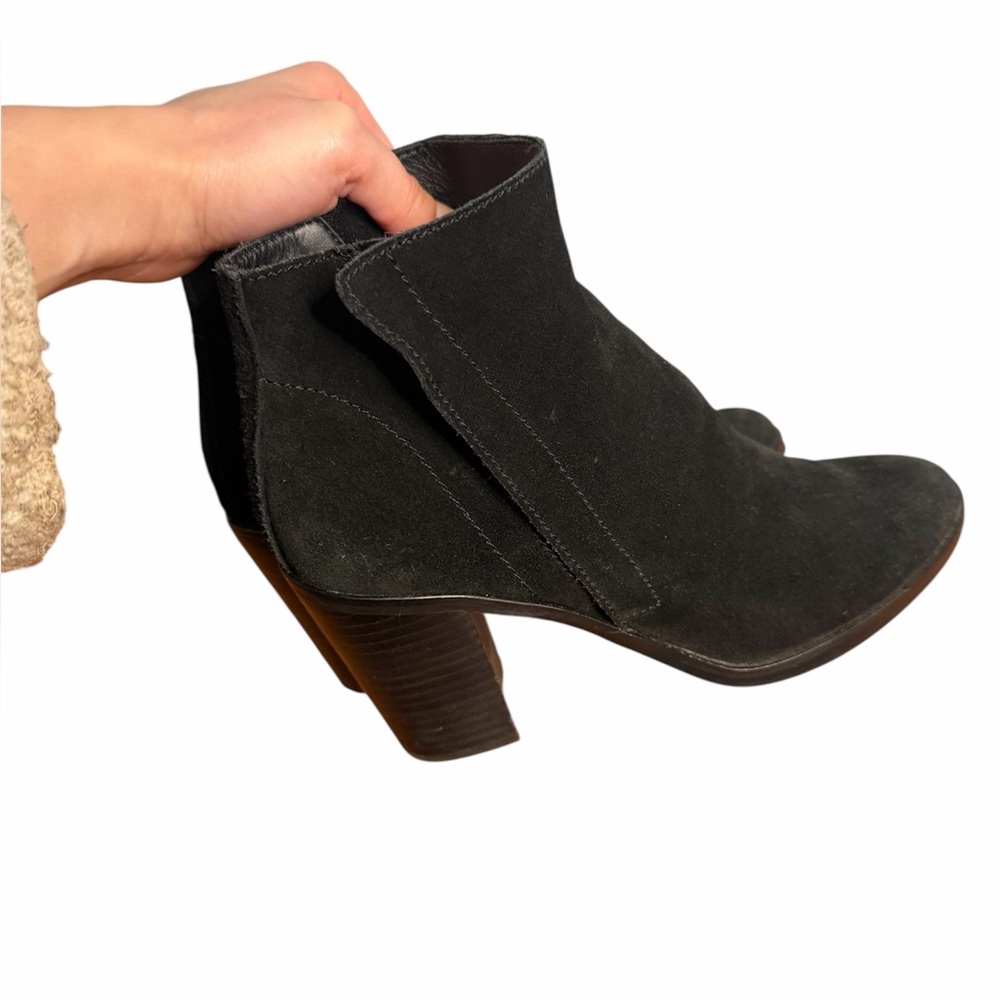 Dolce Vita Stunna Suede Black Ankle Boots - Picture 2 of 6